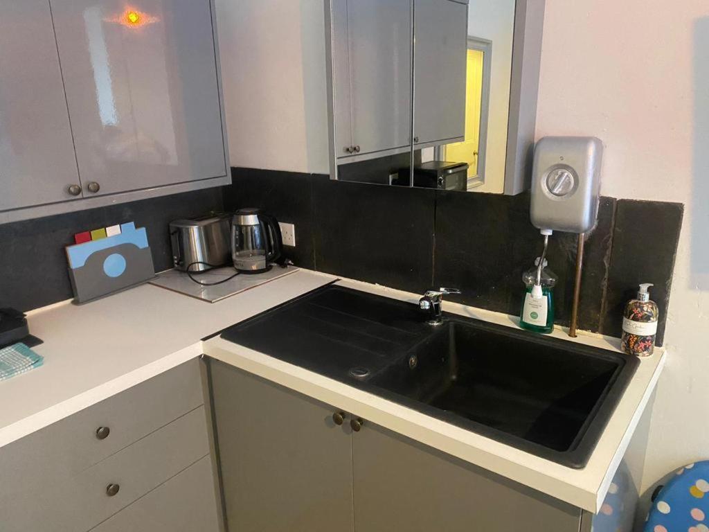 Apartamento 4 Quiet Compact Studio With Garden View - Best Location - Comfortable - Quiet Brighton Exterior foto